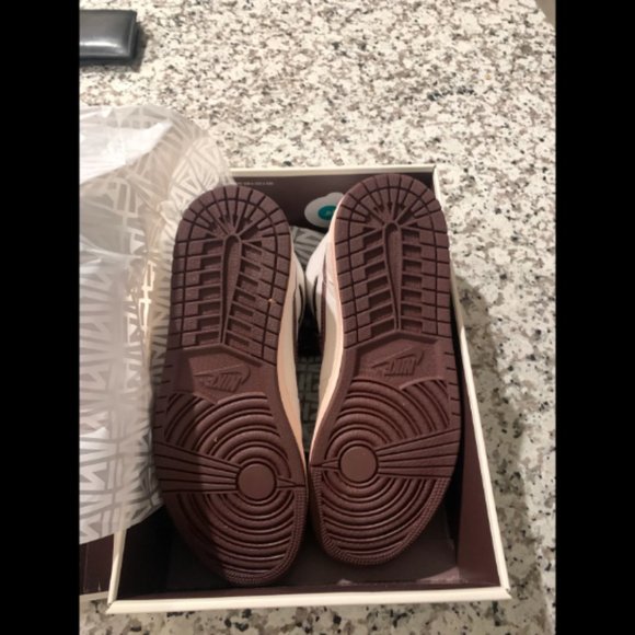 Nike Air Jordan 1 Retro High OG A Ma Maniere main image 7